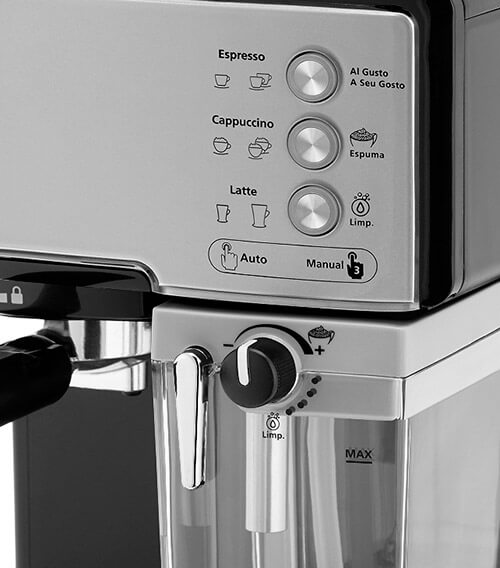 Cafetera automática Oster Prima Latte plateada con depósito para leche depósito de 1,5 litros