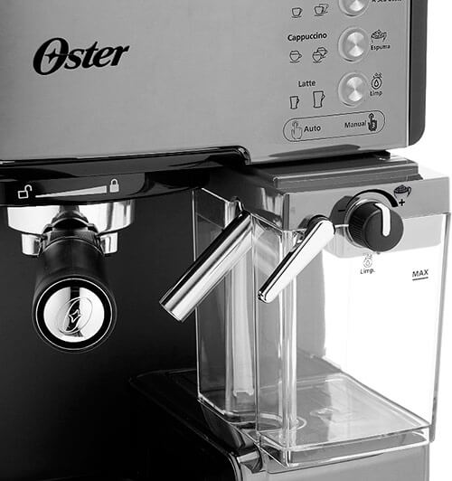 Cafetera automática Oster Prima Latte plateada con depósito para leche depósito de 1,5 litros